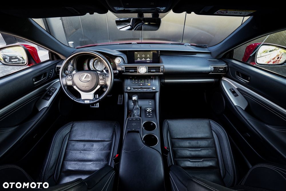 Lexus RC 200t / 300 F Sport - 13
