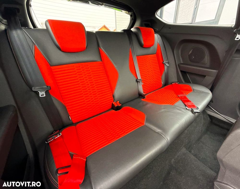 Ford Fiesta 1.6 EcoBoost ST - 21