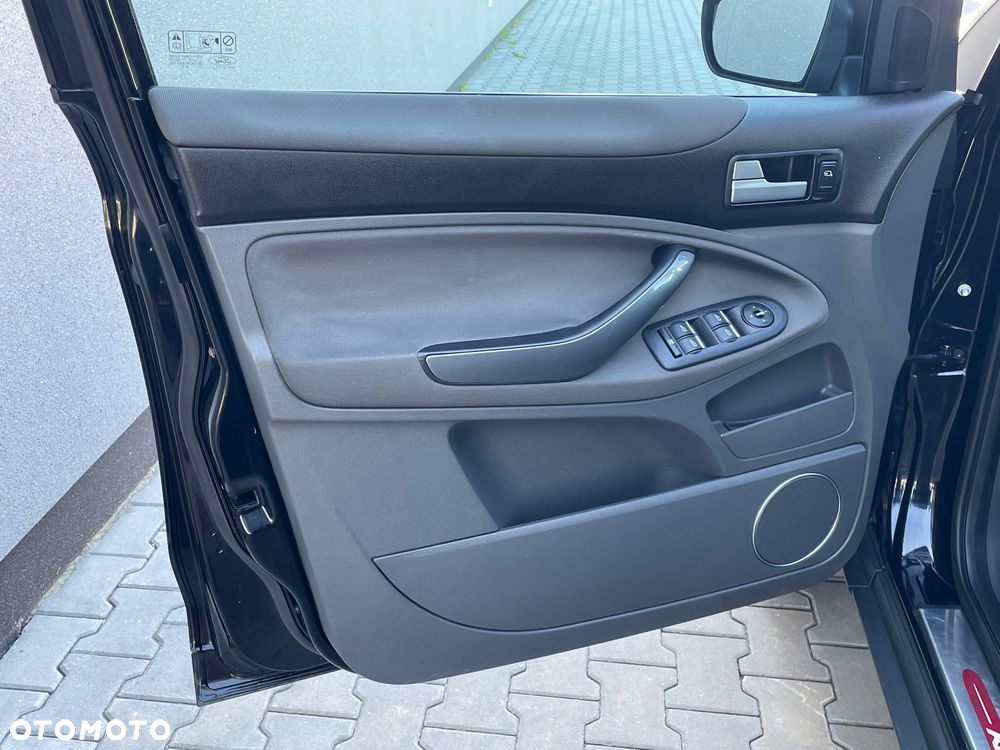 Ford Kuga - 18