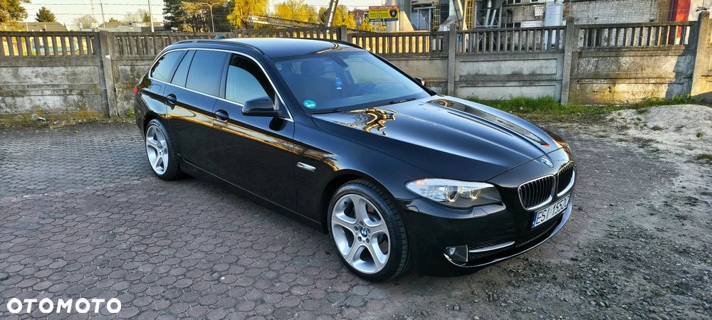 BMW Seria 5 525d Luxury Line - 2