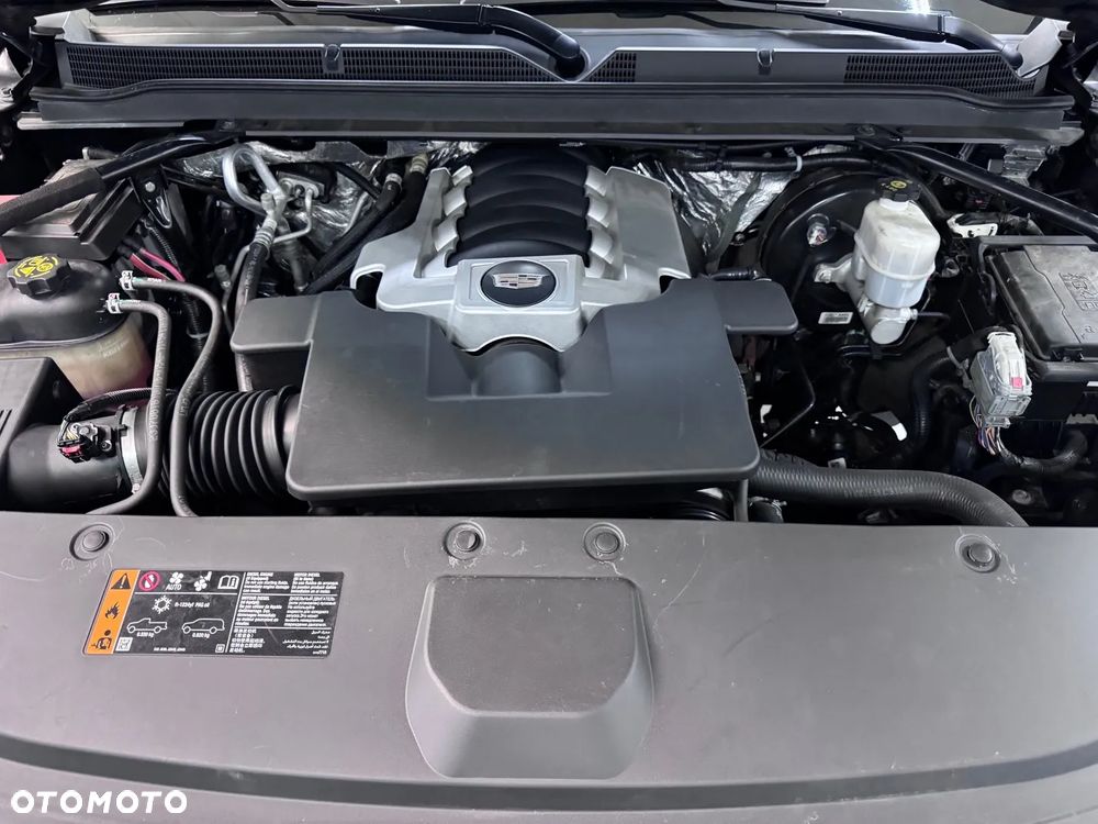 Cadillac Escalade 6.2 V8 AWD AT Platinum - 16