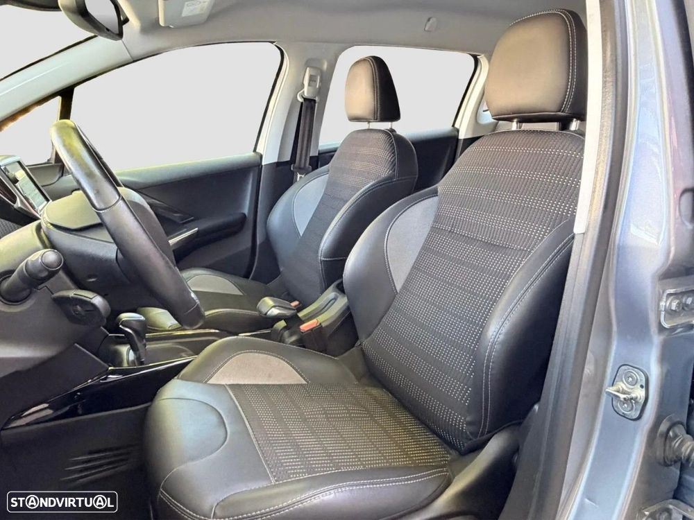 Peugeot 2008 1.2 PureTech Allure EAT6 - 9