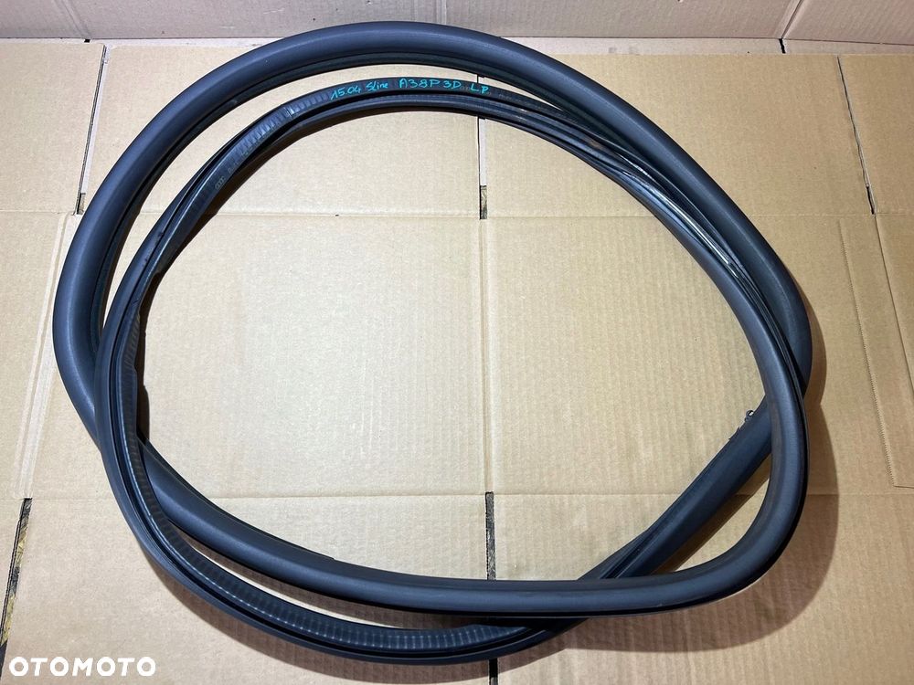 AUDI A3 8P 3D SLINE USZCZELKA DRZWI LEWE PRZEDNIE LEWY PRZÓD 8P3831721J - 2