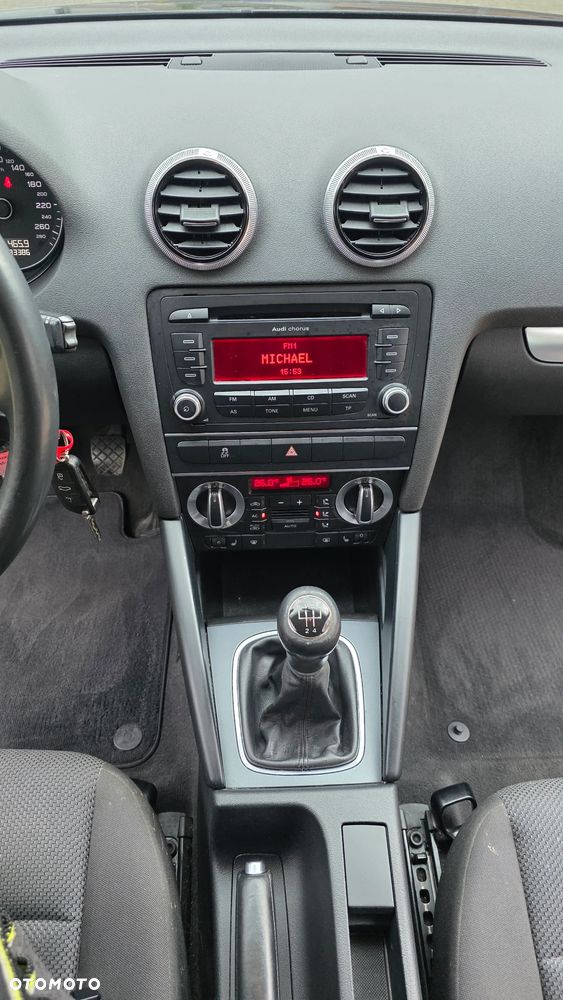 Audi A3 3-drzwiowe 1.6 TDI DPF Attraction - 30