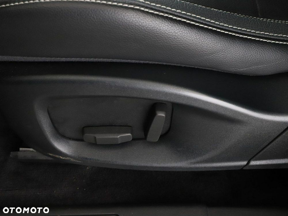 Jaguar E-Pace 2.0 i4D AWD R-Dynamic S - 37