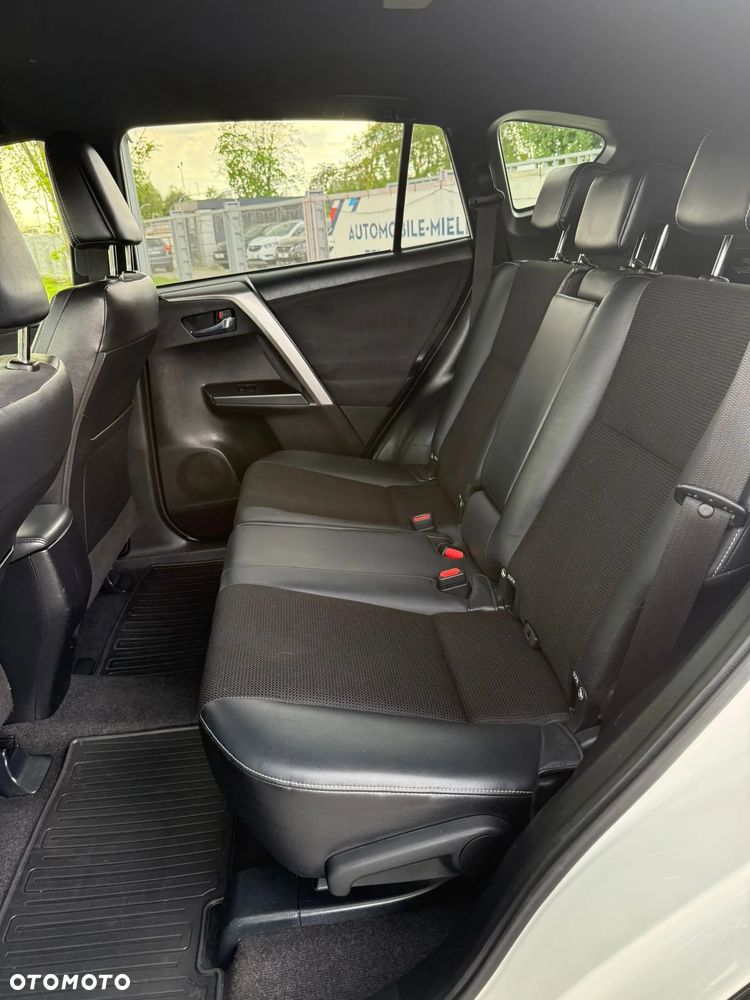 Toyota RAV4 2.0 D-4D 4x2 Start-Stop Executive - 13