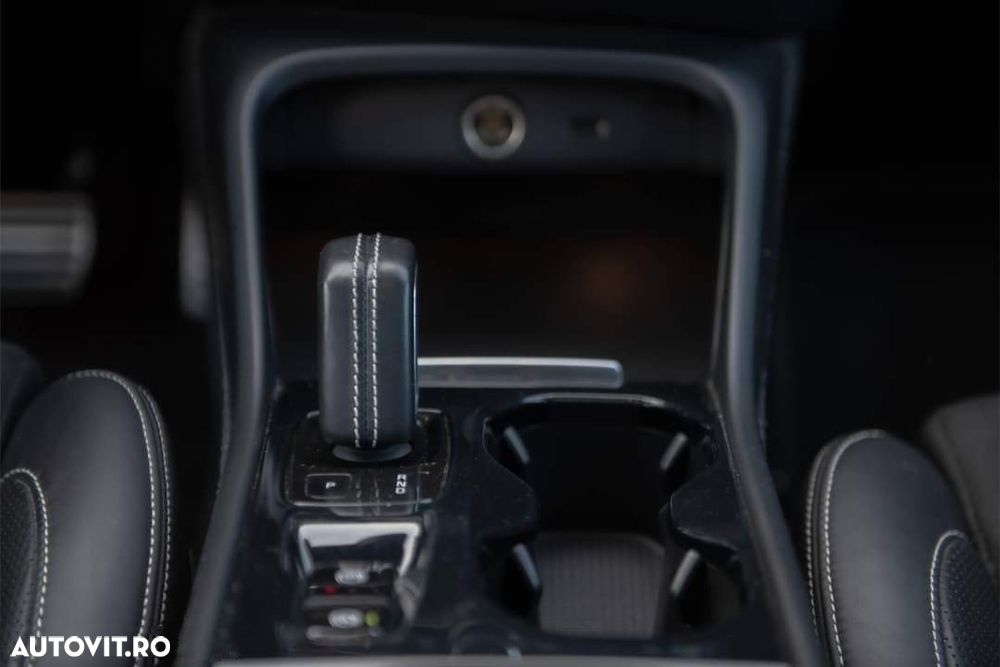 Volvo XC 40 - 24