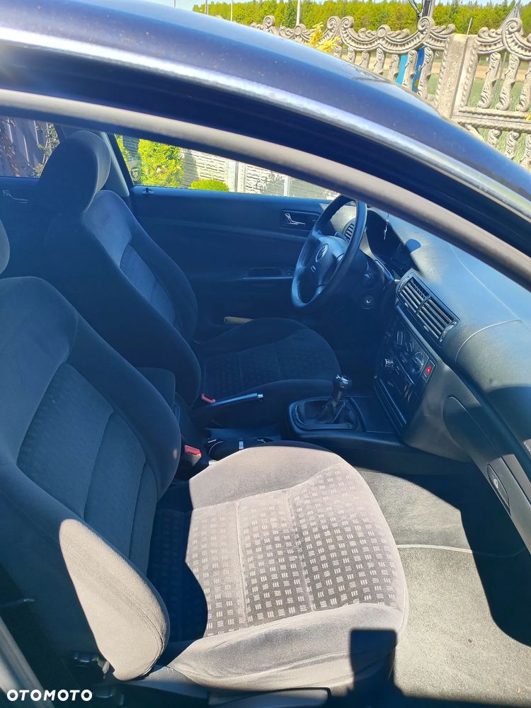 Volkswagen Passat - 14