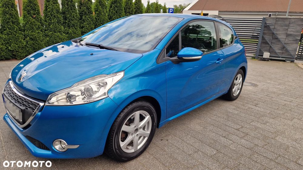 Peugeot 208 - 13