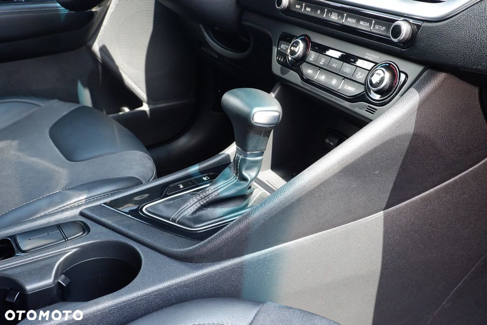 Kia Niro 1.6 GDI Hybrid L Business Line - 7