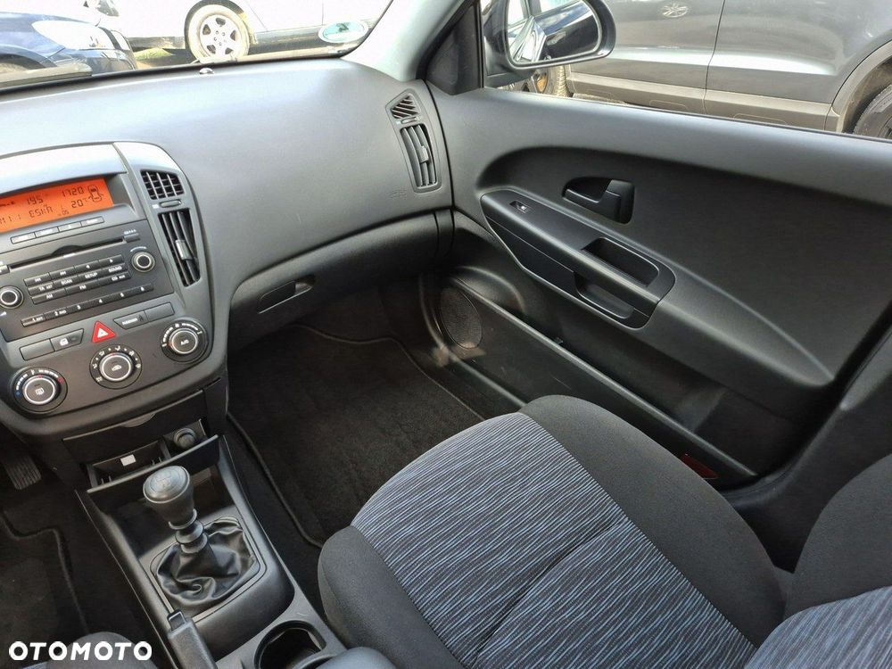 Kia Ceed Cee'd 1.4 Comfort - 26