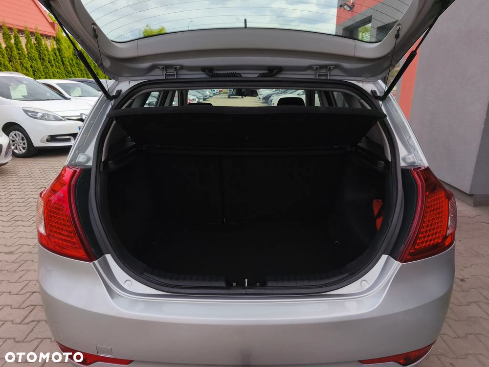 Kia Ceed 1.4 L - 9