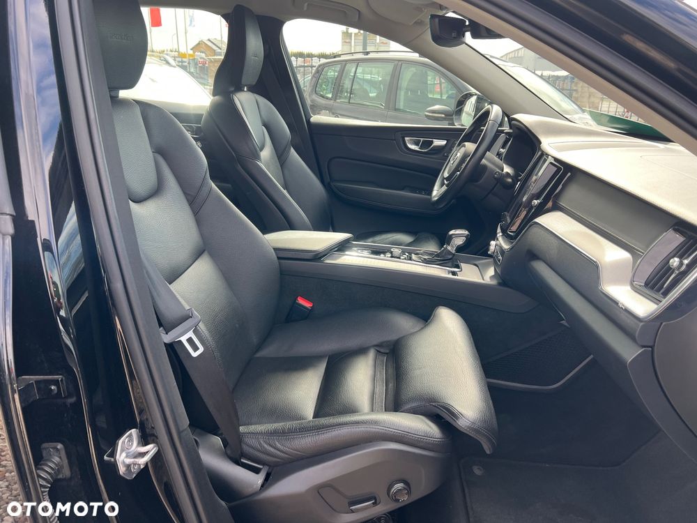 Volvo XC 60 D3 Drive-E R-Design Momentum - 29