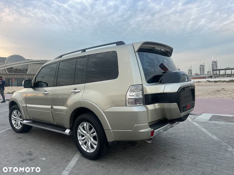 Mitsubishi Pajero - 5