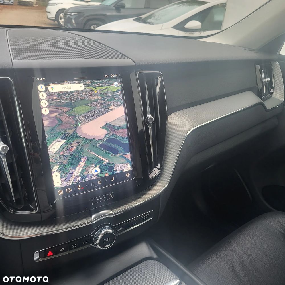 Volvo XC 60 B5 B AWD Plus Dark - 5