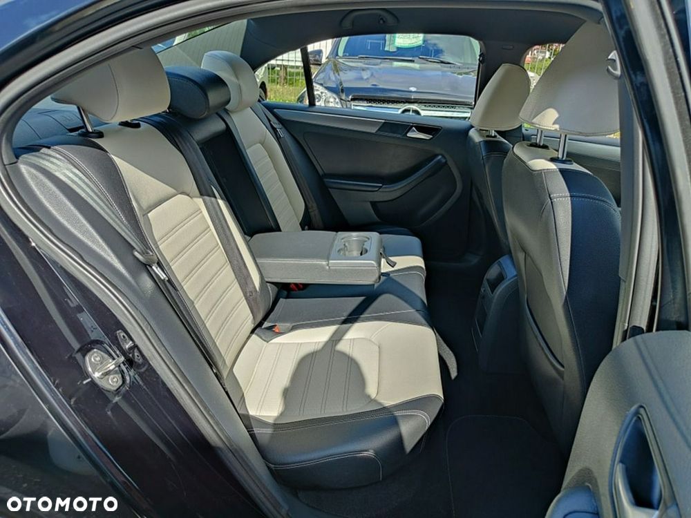 Volkswagen Jetta 1.8T SE - 32