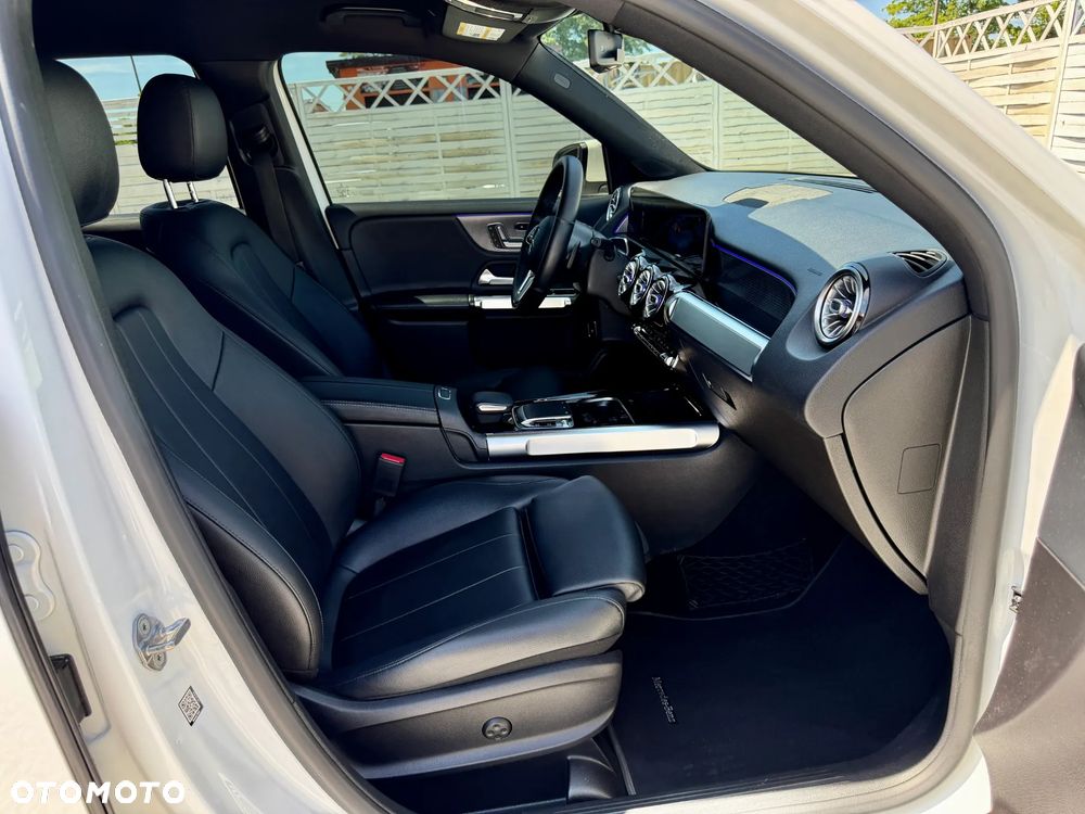 Mercedes-Benz GLB 250 4Matic 8G-DCT - 5