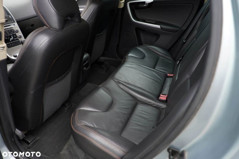 Volvo XC 60 D5 AWD - 31