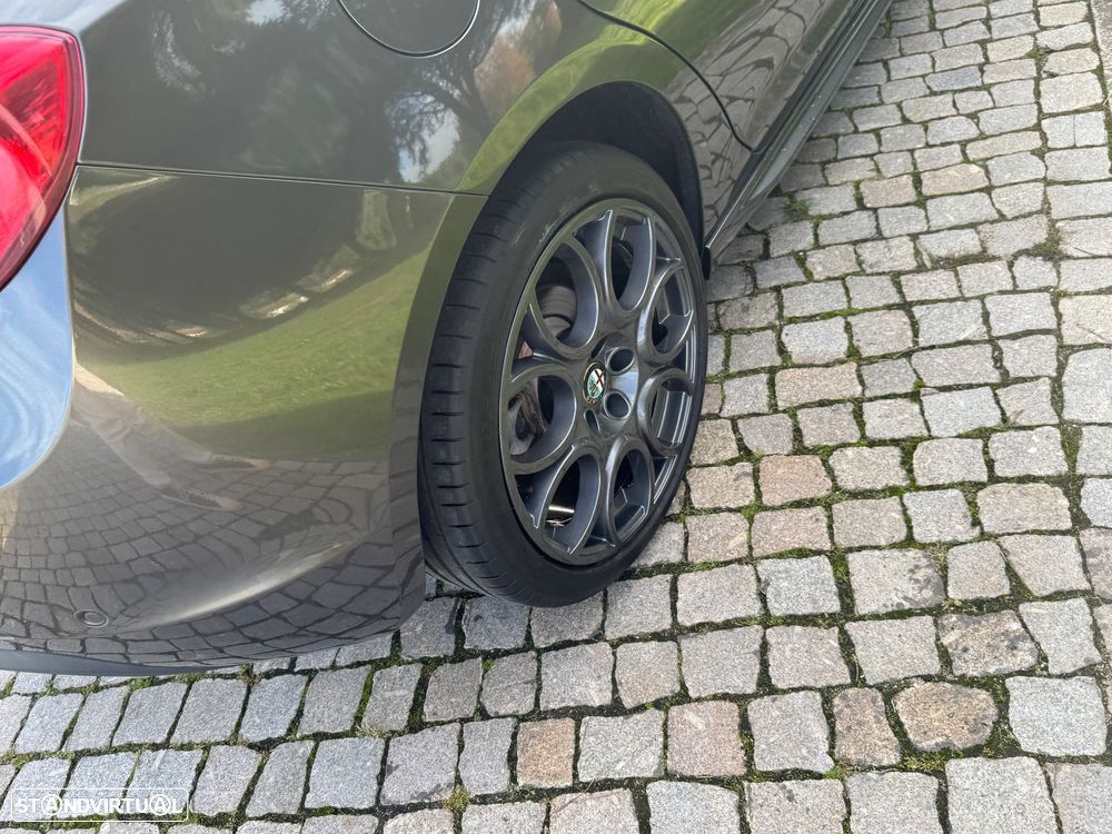 Alfa Romeo Giulietta 1.6 JTDm Veloce - 3