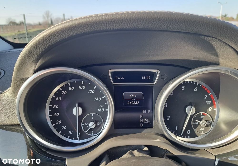 Mercedes-Benz GL - 23