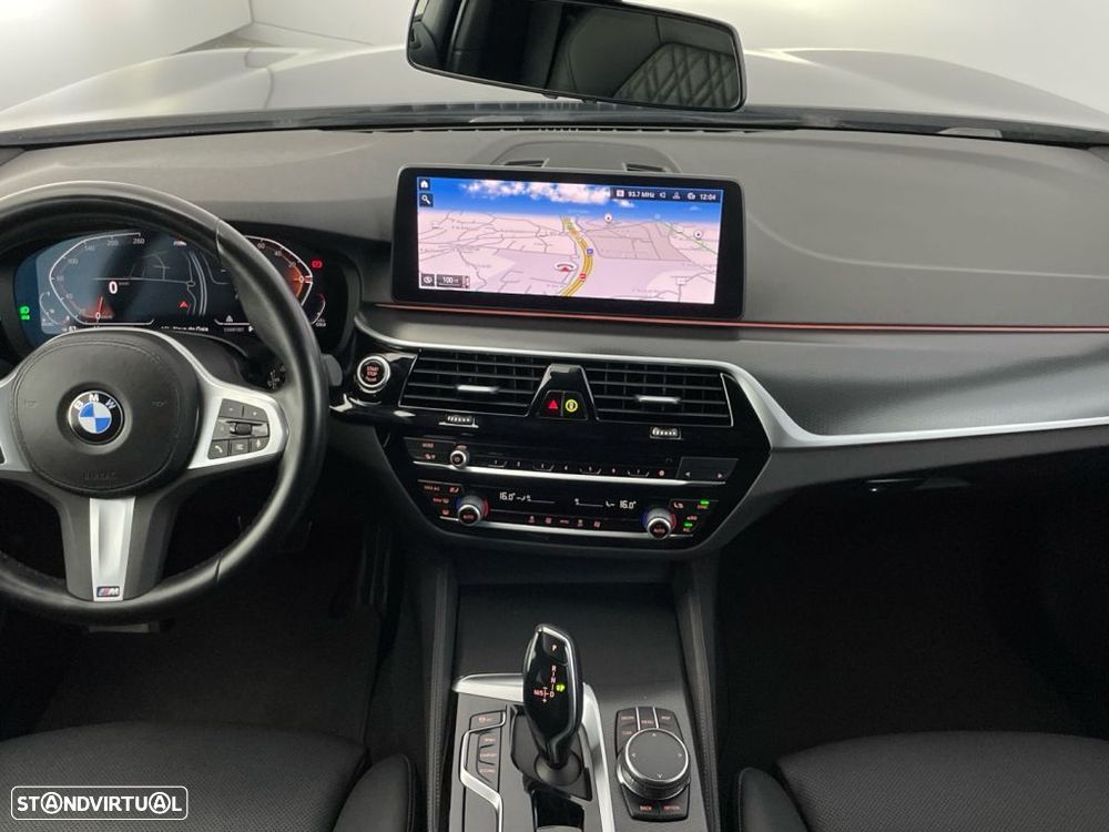 BMW 520 d Pack Desportivo M Auto - 10