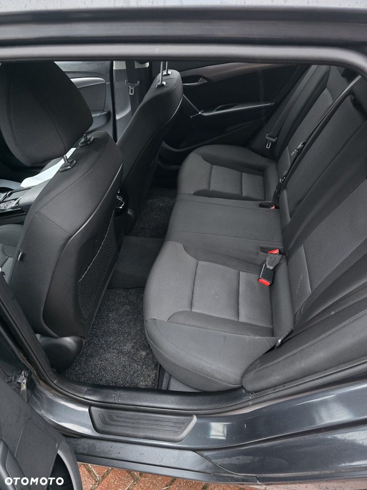 Hyundai i40 Kombi blue 1.6 Trend - 26