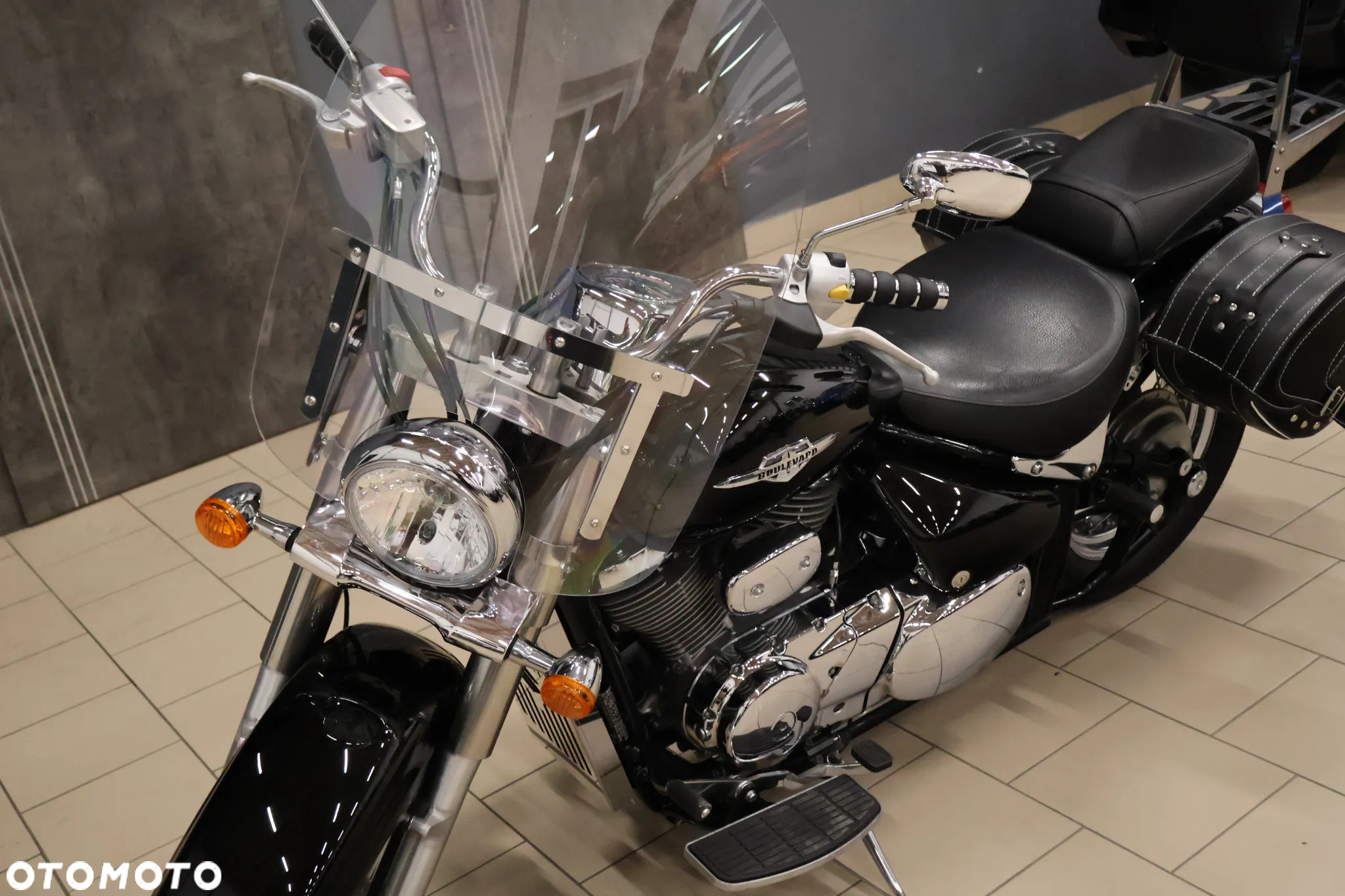 Suzuki VL 800 Volusia - Boulevard C50 - 5