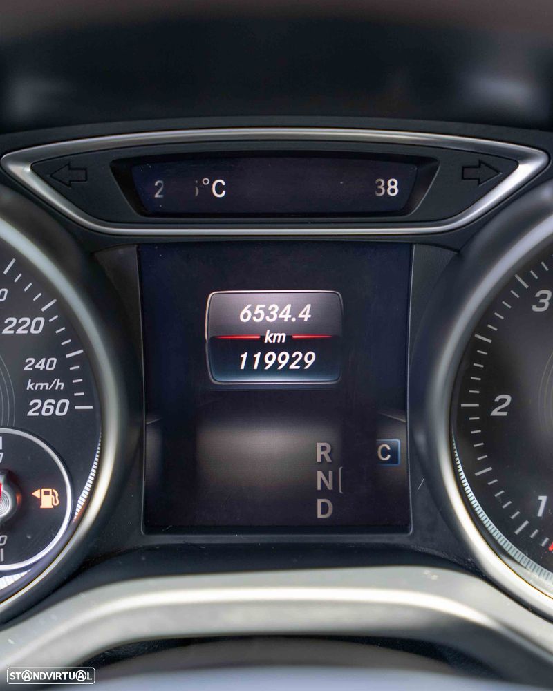 Mercedes-Benz GLA 220 d - 27
