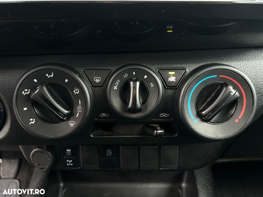 Toyota Hilux 2.4D 150CP 4x4 Double Cab 6MT Style - 30