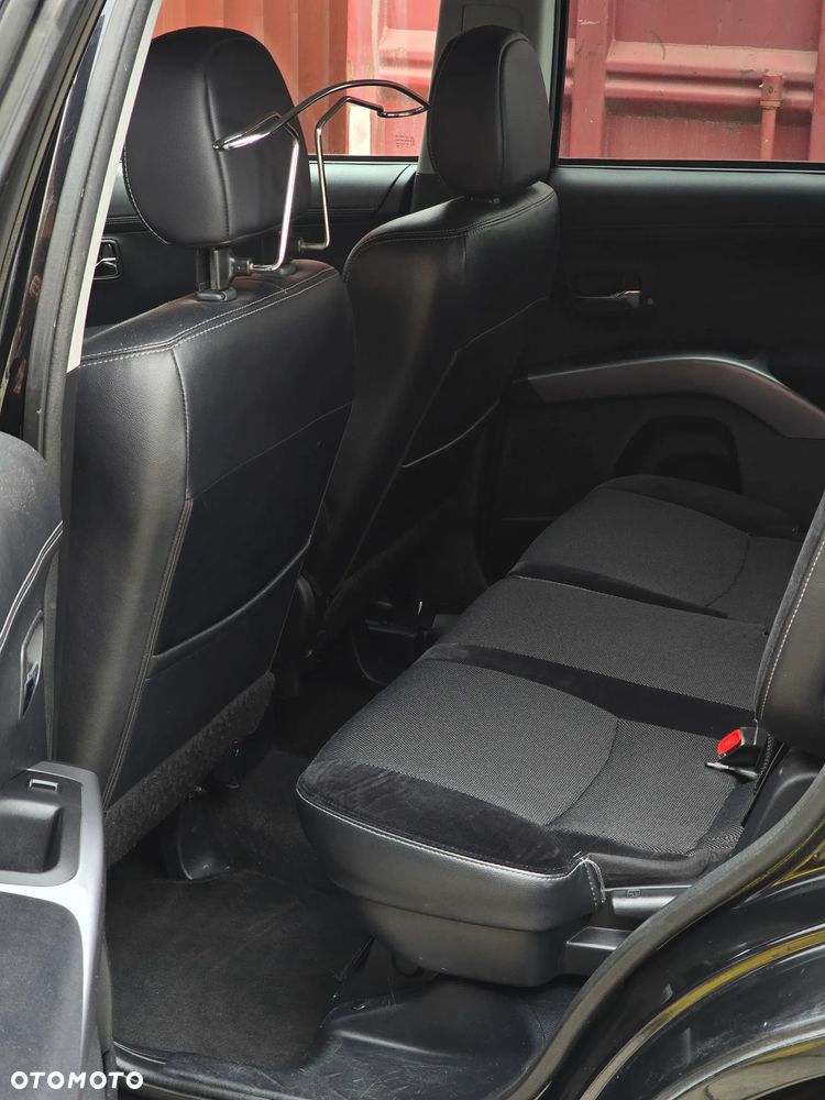 Mitsubishi Outlander 2.0 DID Intense + - 27