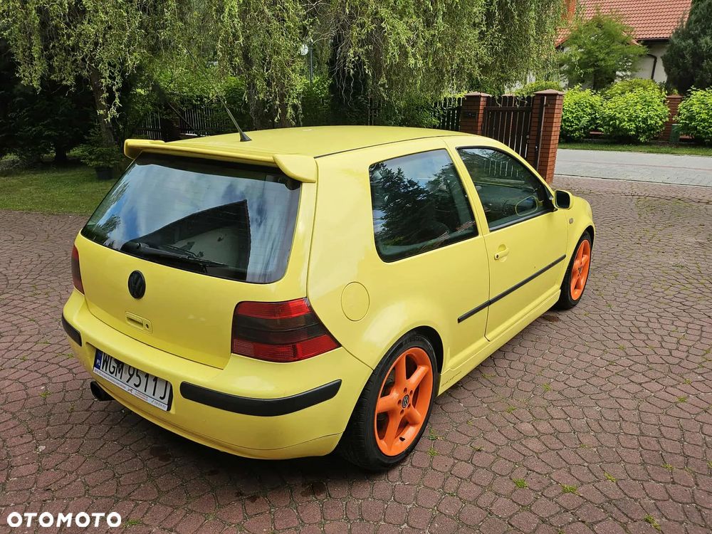 Volkswagen Golf - 5