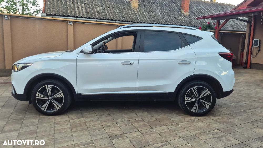 MG ZS EV Luxury - 33