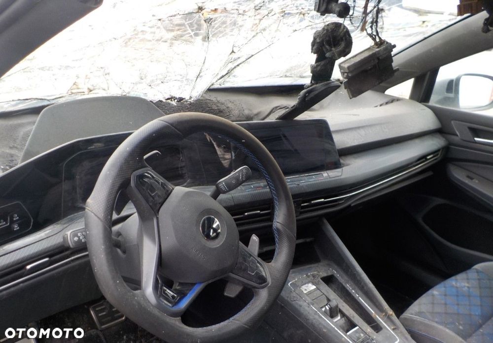 Volkswagen Golf - 22