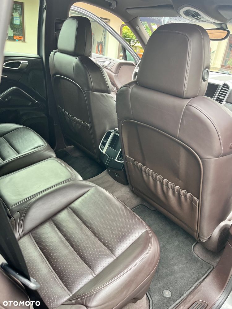 Porsche Cayenne - 29