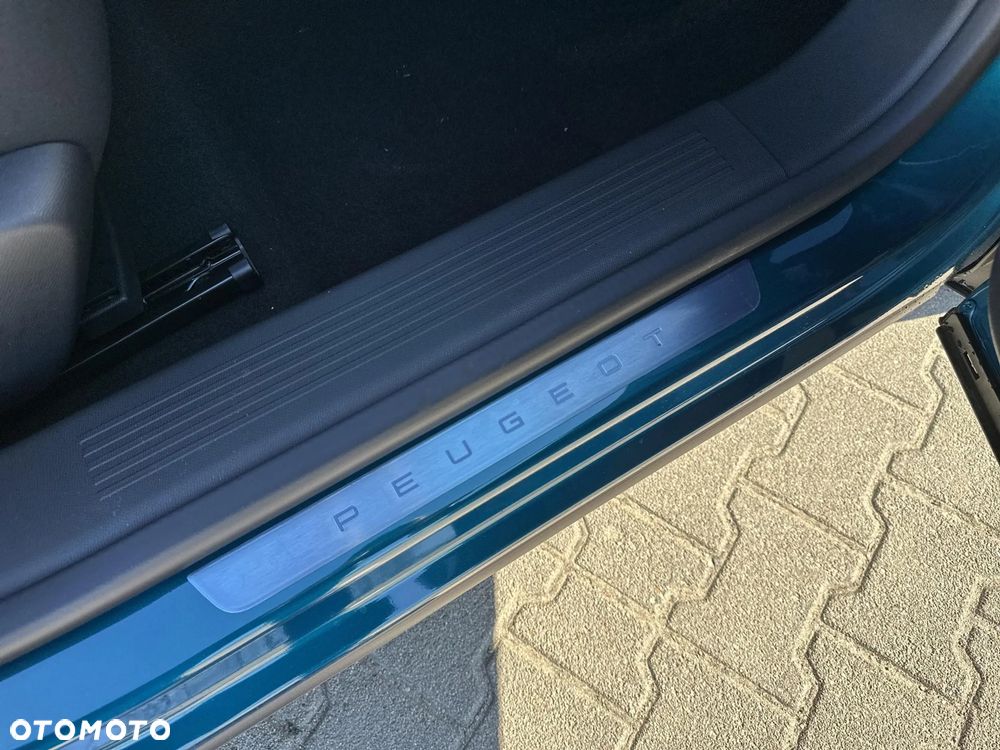 Peugeot 408 - 26