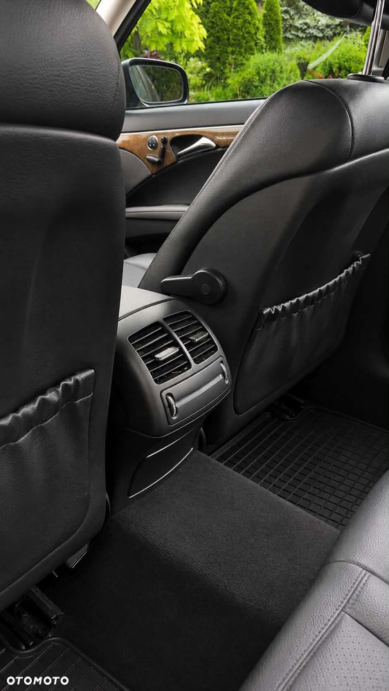 Mercedes-Benz Klasa E 350 4Matic Automatik Elegance - 32