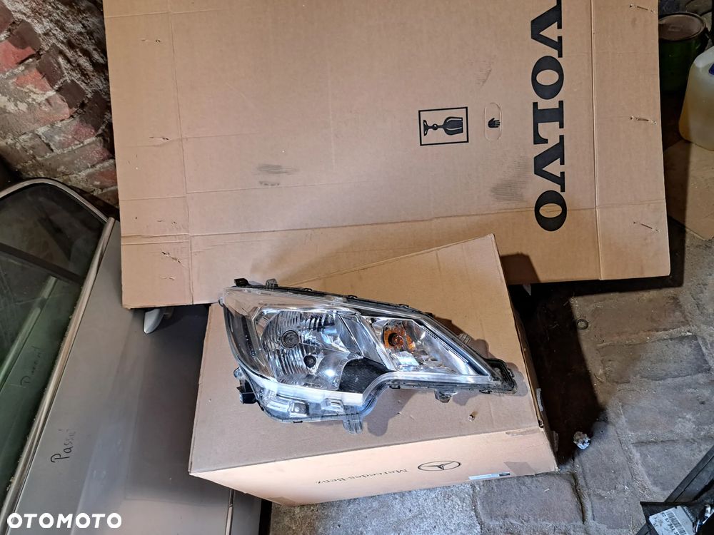 Lampa przednia prawa Mitsubishi Space Star II Lift 8301D446 Reflektor prawy przód przedni Mitsubishi Space Star II Lift 8301D446 - 1