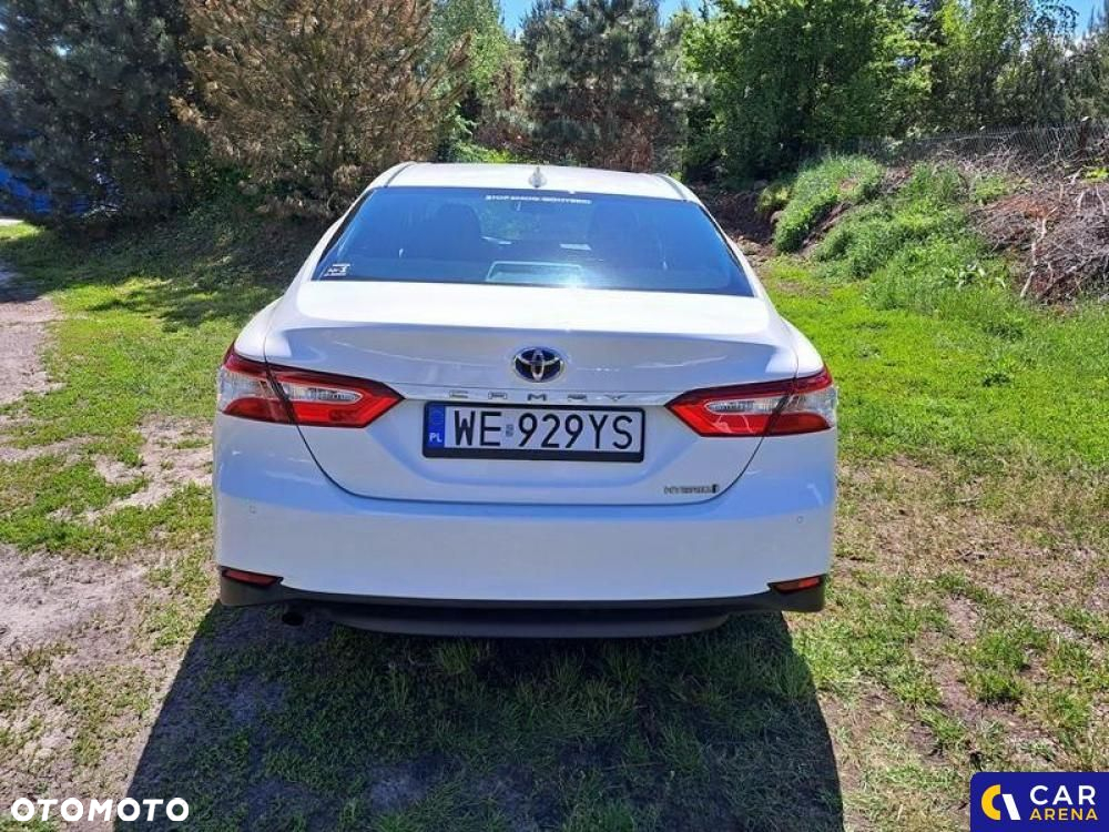 Toyota Camry - 4