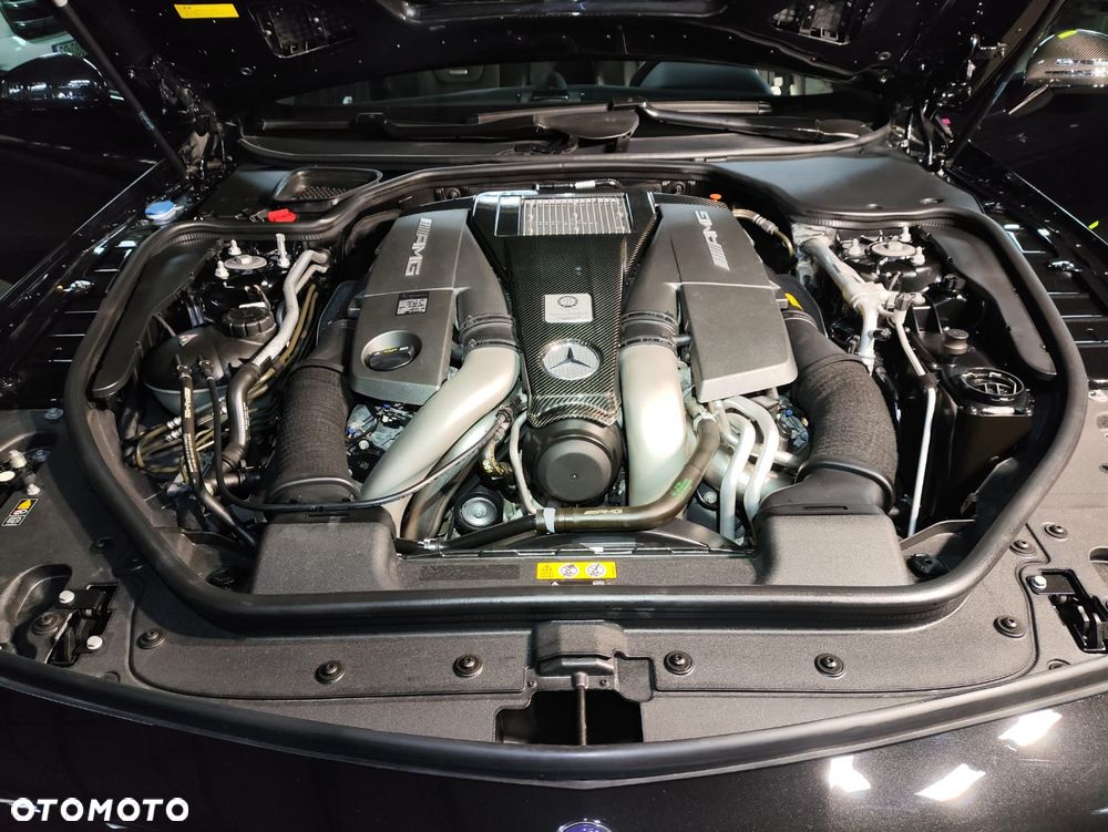Mercedes-Benz SL 63 AMG - 12