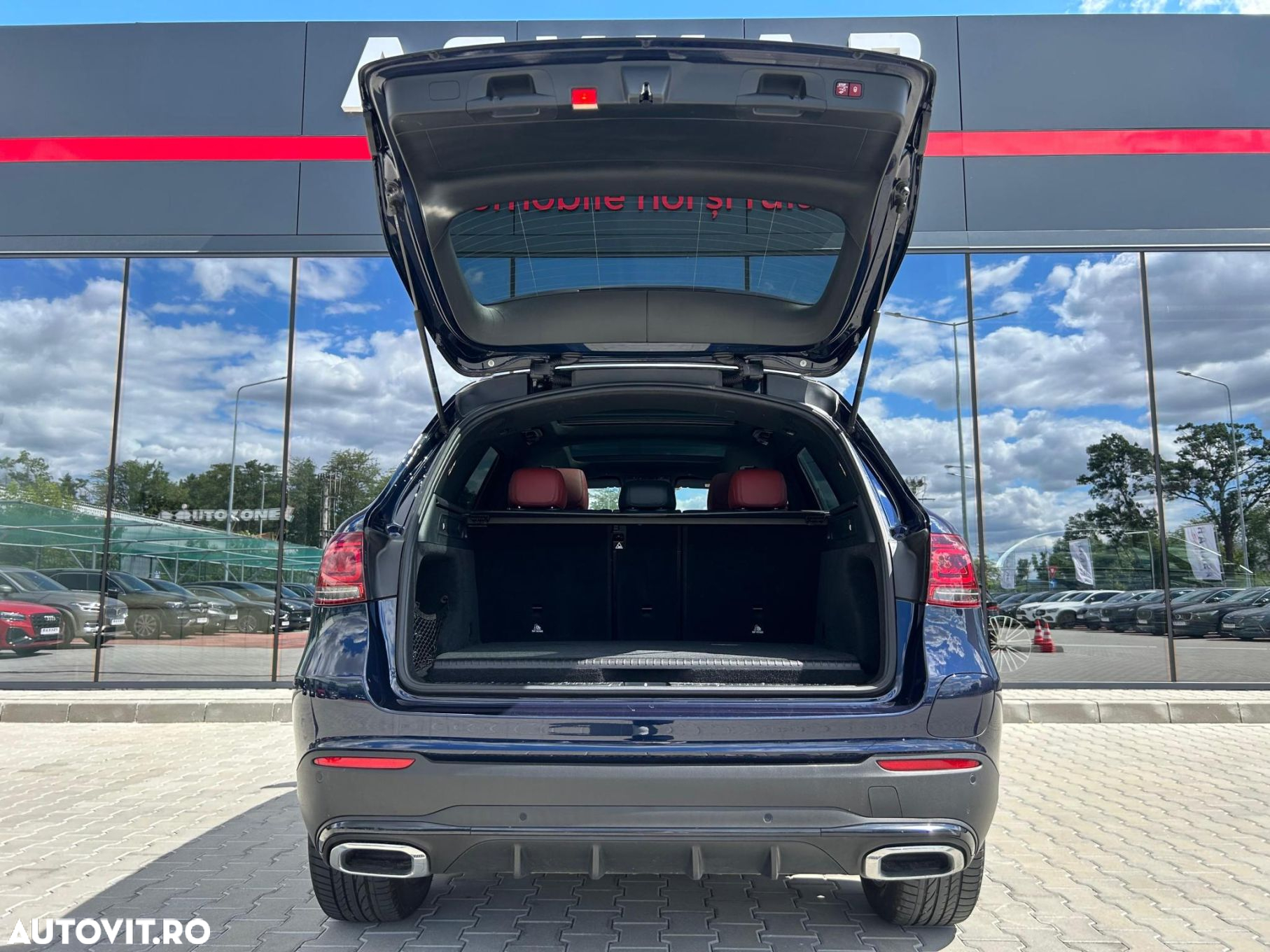 Mercedes-Benz GLC 300 e 4Matic 9G-TRONIC AMG Line - 7