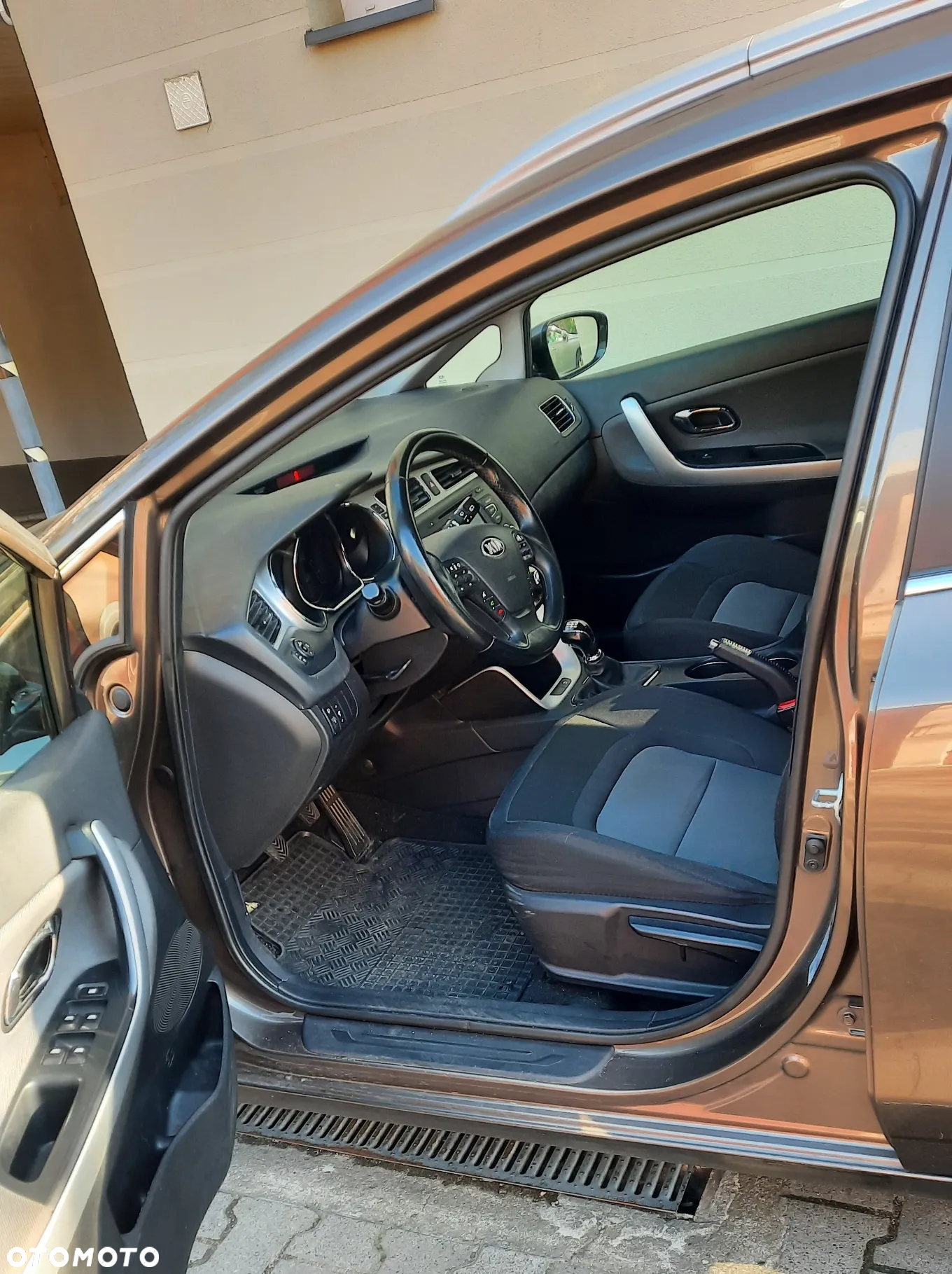 Kia Ceed 1.6 GDI Dream Team Edition - 6