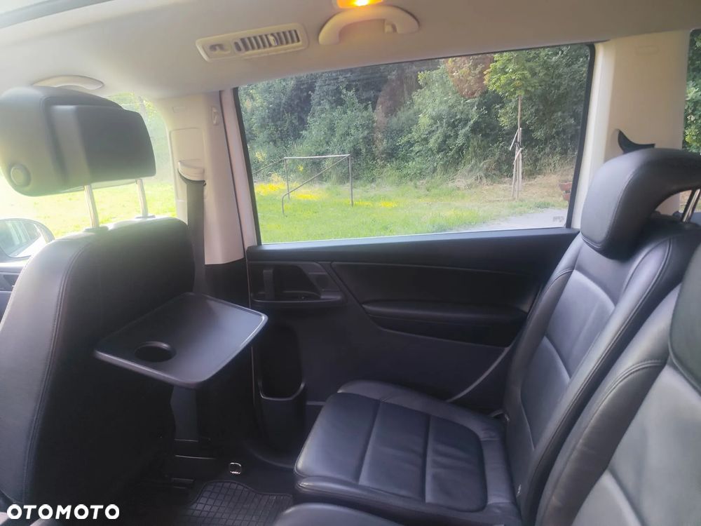 Volkswagen Sharan - 11