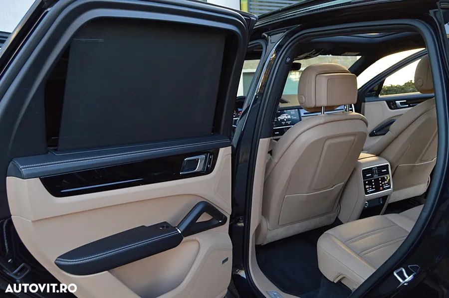 Porsche Cayenne S Tiptronic S Platinum Edition - 12