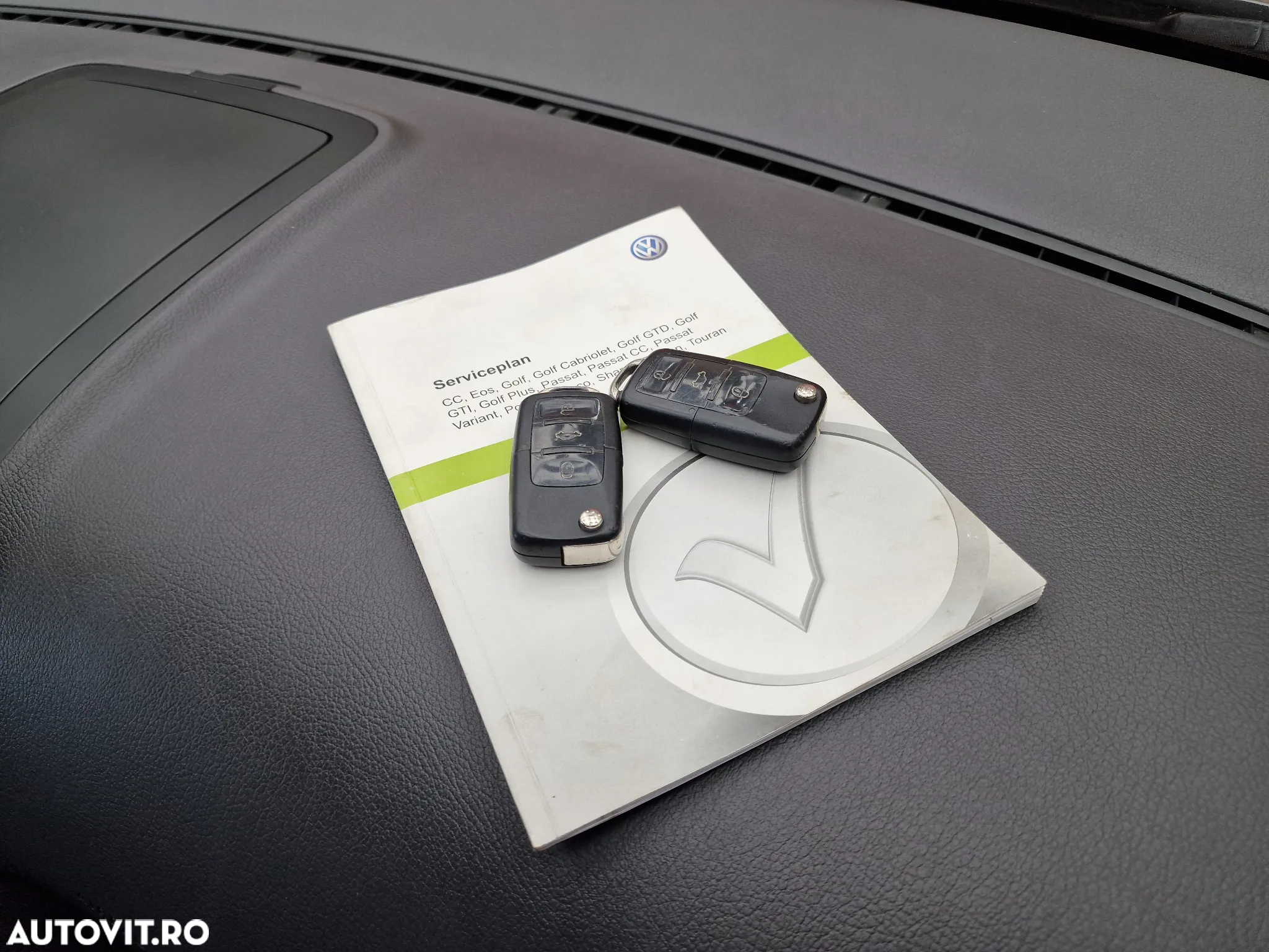 Volkswagen Touran 2.0 TDI DSG Trendline - 24
