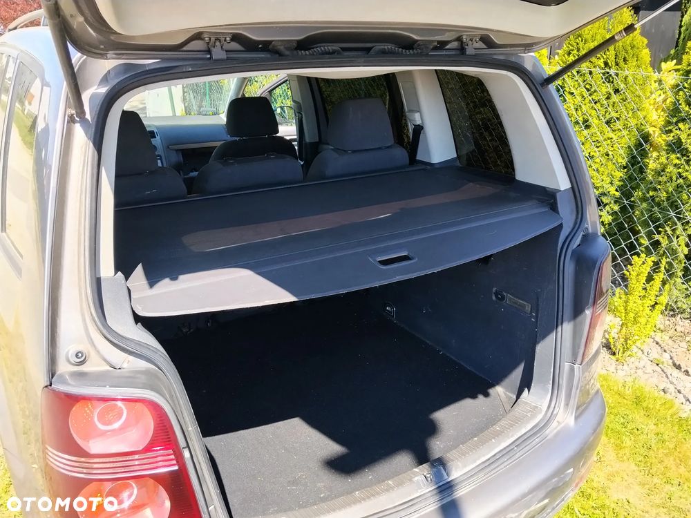 Volkswagen Touran 2.0 TDI Trendline - 8
