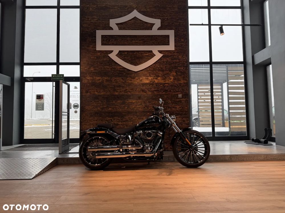 Harley-Davidson Softail Breakout - 4