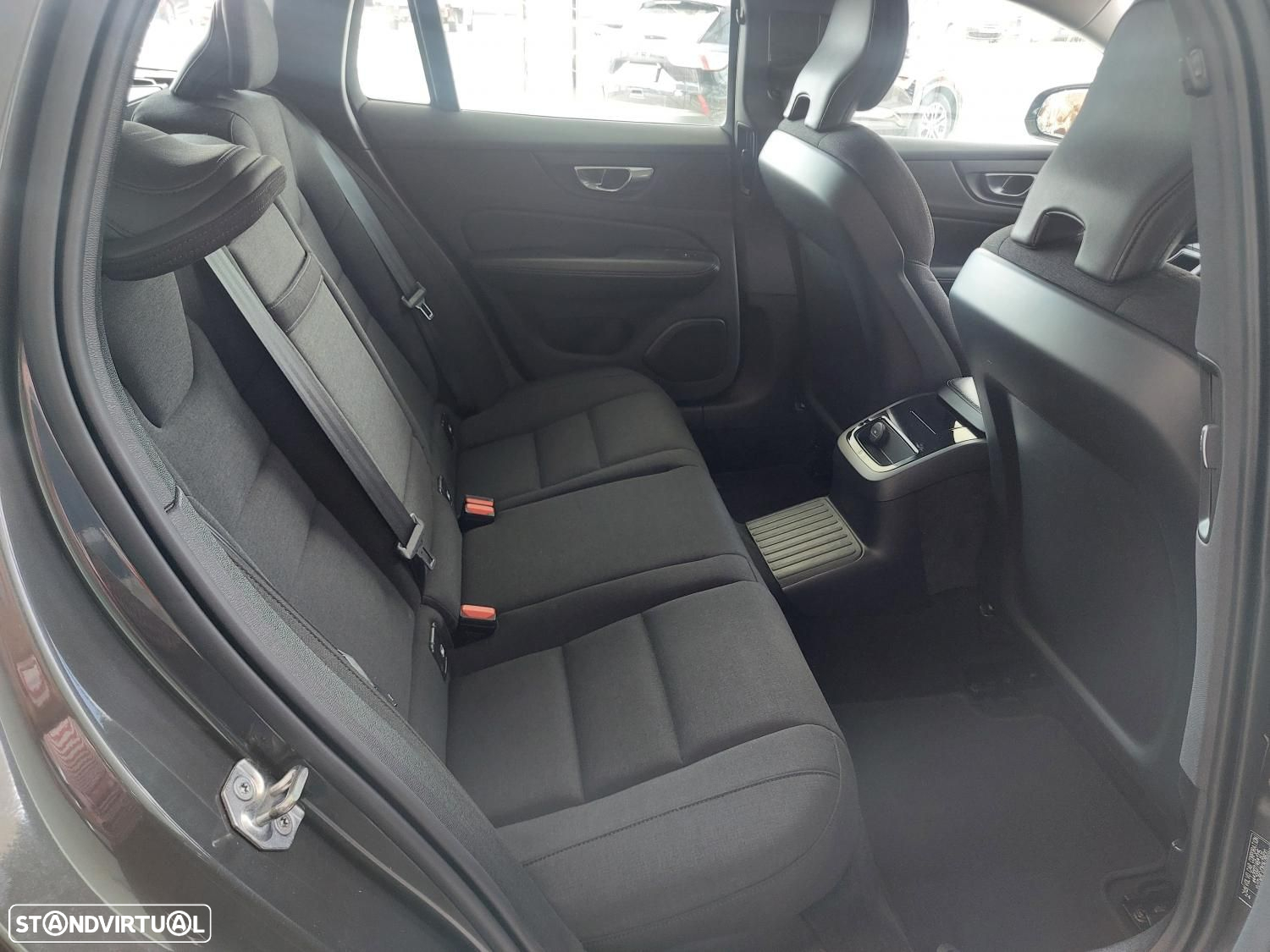 Volvo V60 2.0 T6 AWD TE Inscription Expression - 38