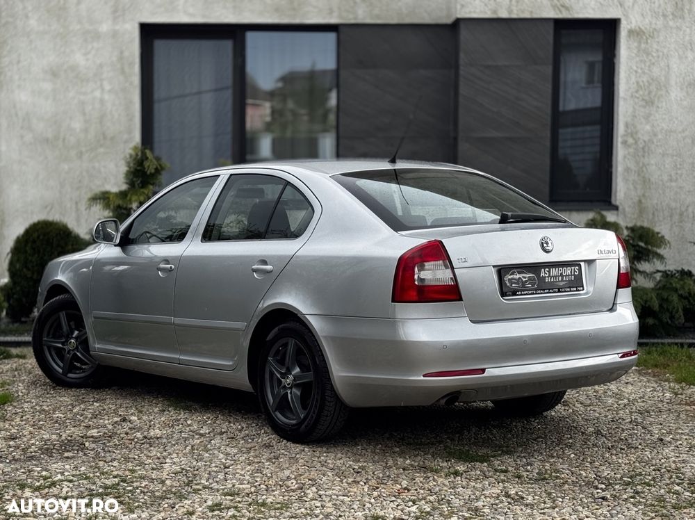 Skoda Octavia 1.6 TDI DPF Ambiente - 5