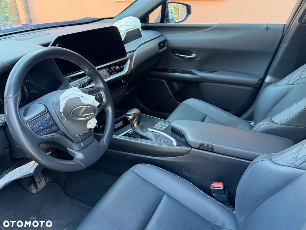 Lexus UX 250h F Sport 2WD - 29