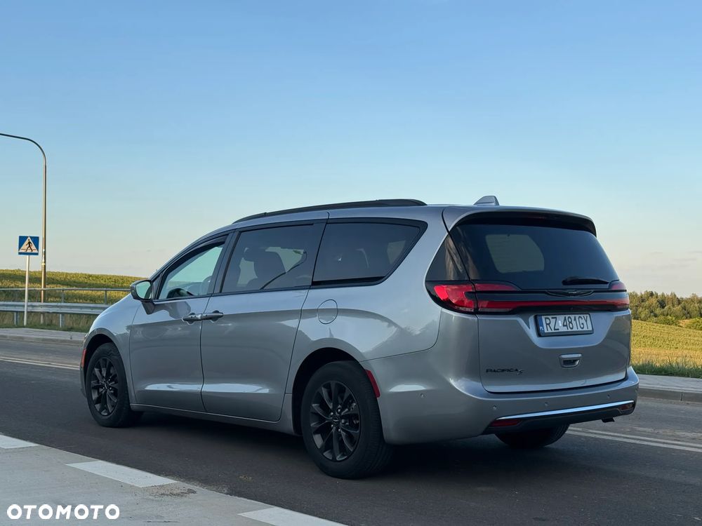 Chrysler Pacifica - 5